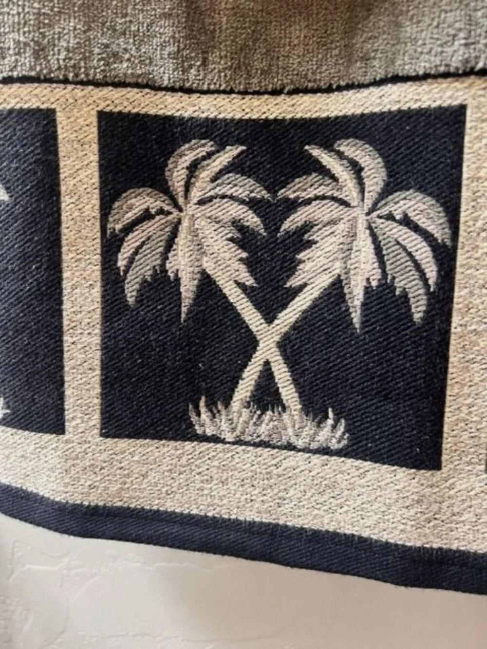 San Isidro Rare Set of 100% embroidered towels - EUC Decor Black/Sage